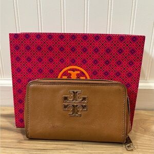 Tory Burch Brown Leather Zip Wallet